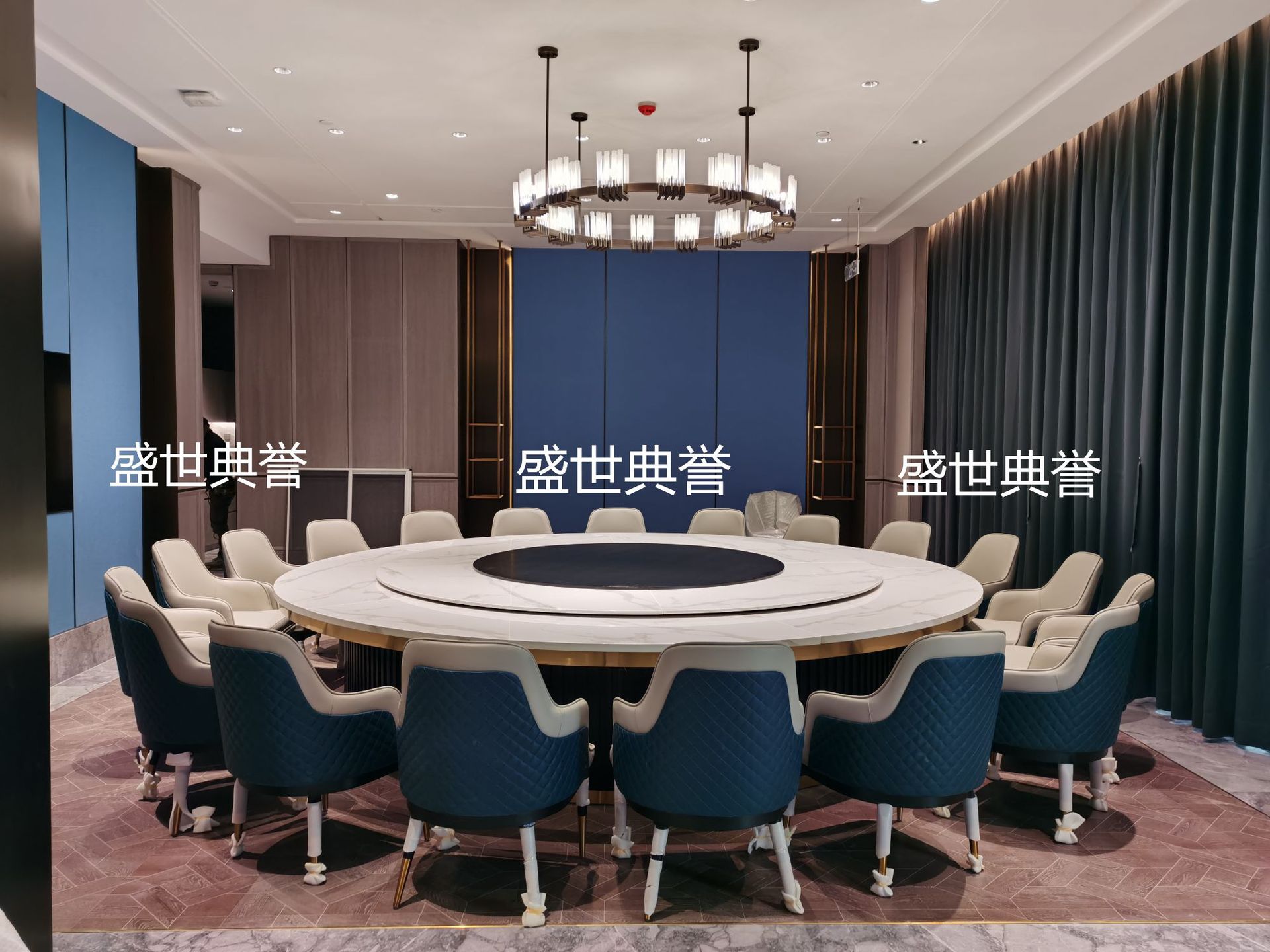福州星级酒店家具直销海鲜餐厅电动餐桌椅饭店包厢实木餐椅宾利椅详情12
