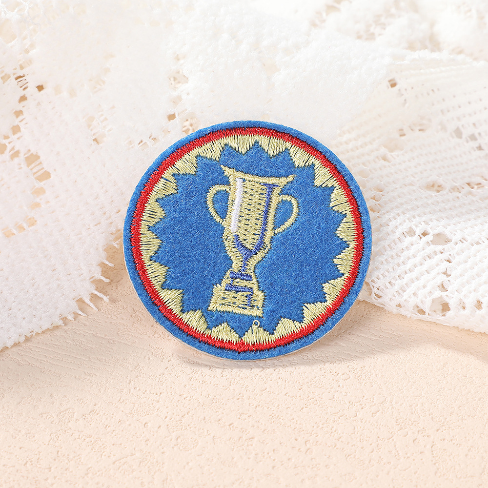 现代卡通刺绣外套T恤羽绒服胸贴包包装饰布贴衣服辅料童装补丁详情9