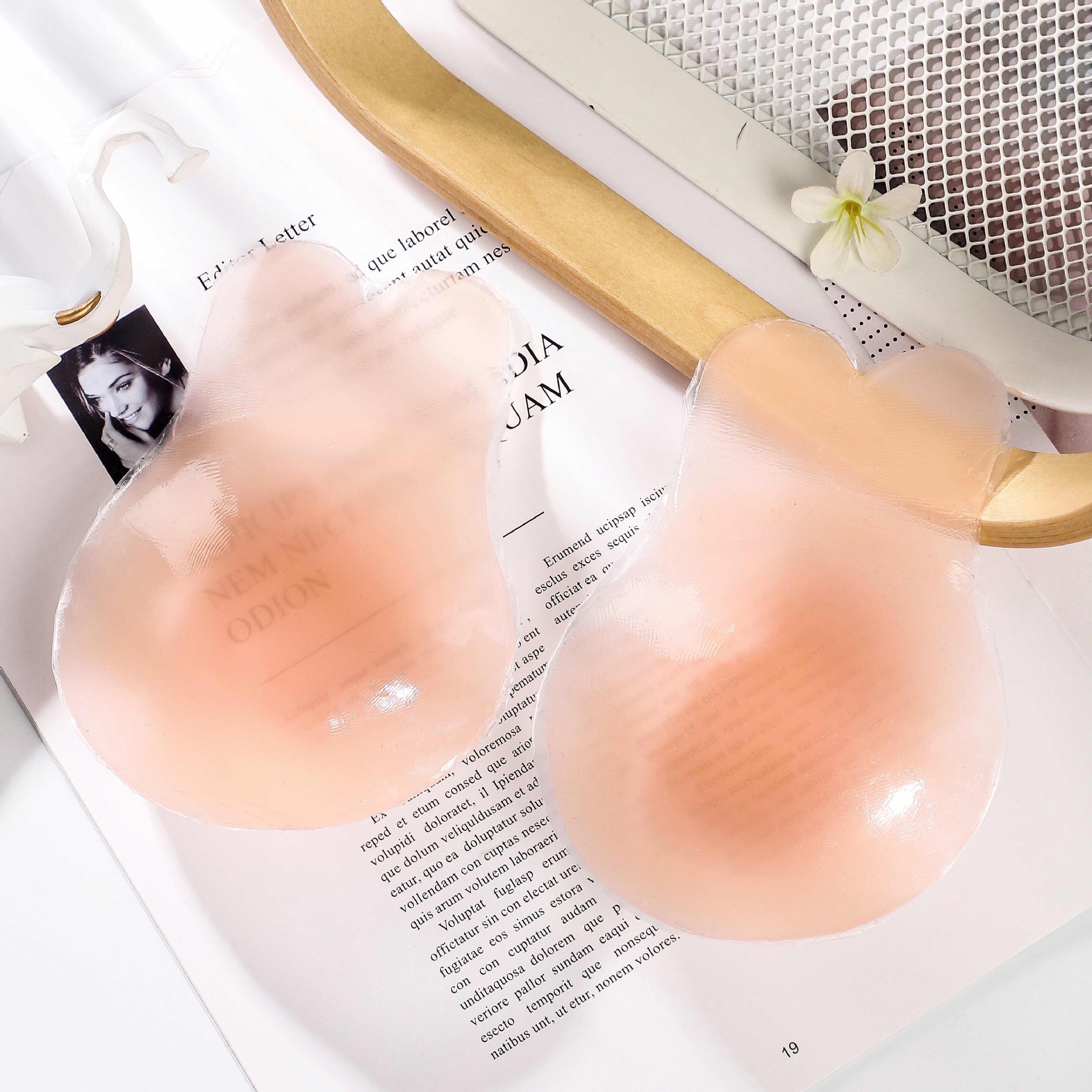 Anti-glare invisible silicone rabbit chest patch, breast lift patch, rabbit ear silicone chest lift patch pic 4