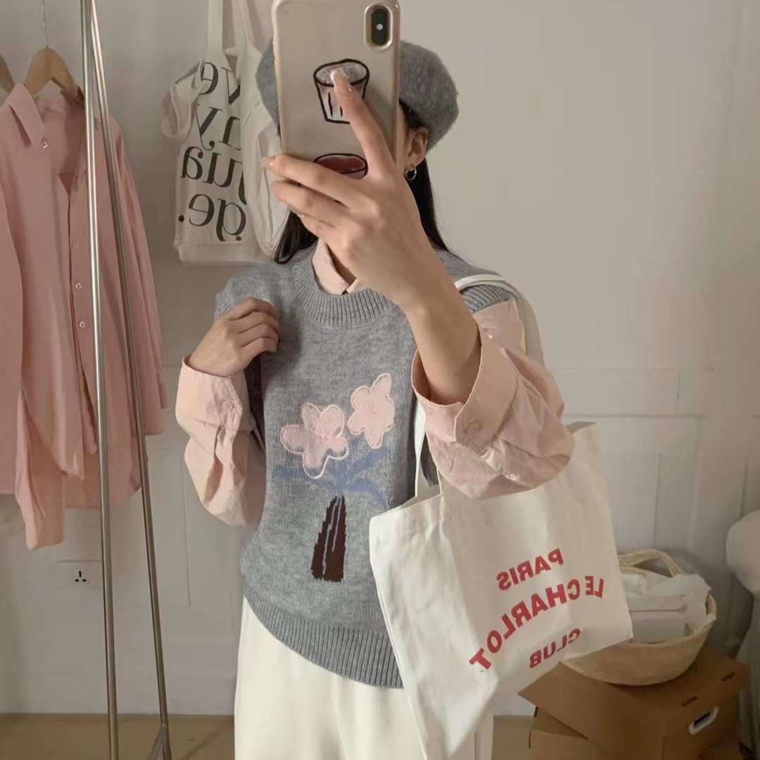秋季复古牛角扣短款纯色针织马甲背心毛衣女宽松无袖坎肩叠穿马夹详情4