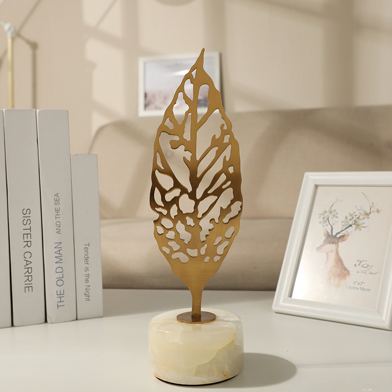 Modern, simple and creative metal craft display model room, living room, entrance hall, light luxury decoration, golden leaf display pic 6