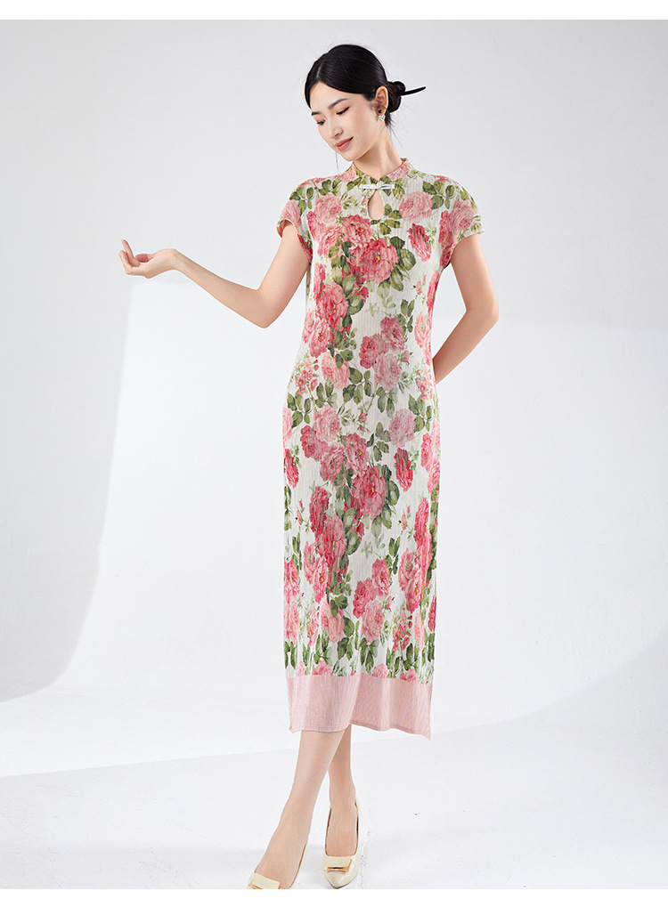 A new Chinese-style, retro, slit, mid-length, elegant and stylish dress for summer women with a modified version of the national trend pic 31
