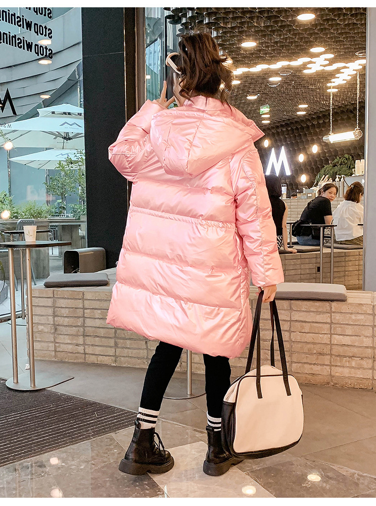 The new cotton-padded jacket for girls in 2023 features a longer winter design with a cinched waist and skirt. It is a plump and stylish cotton-padded jacket for children pic 27