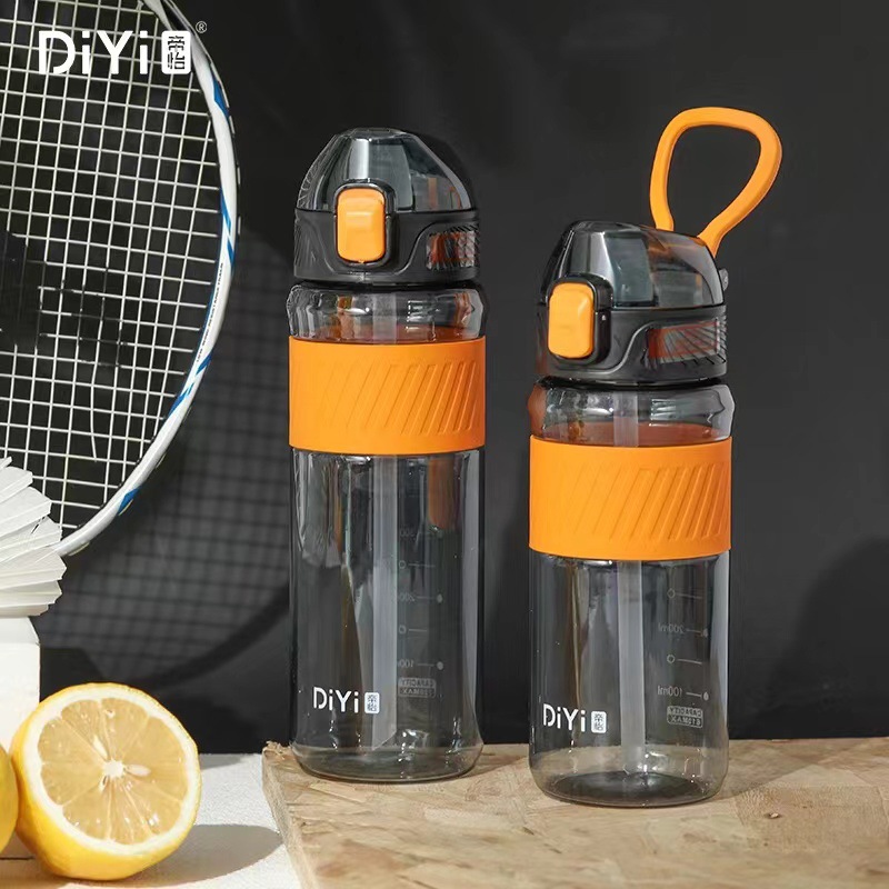 帝怡新款简约时尚大容量水杯 720ML pc材质 热销运动款吸管杯详情4