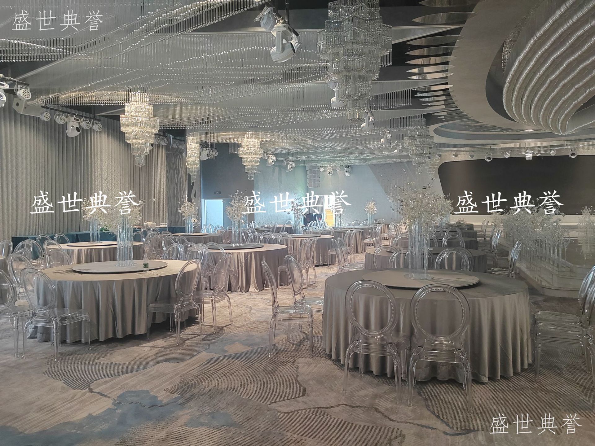 Xuancheng Banquet Center dining tables and chairs, hotel wedding banquet crystal chairs, theme wedding transparent princess chairs, one-piece round-back chairs pic 14