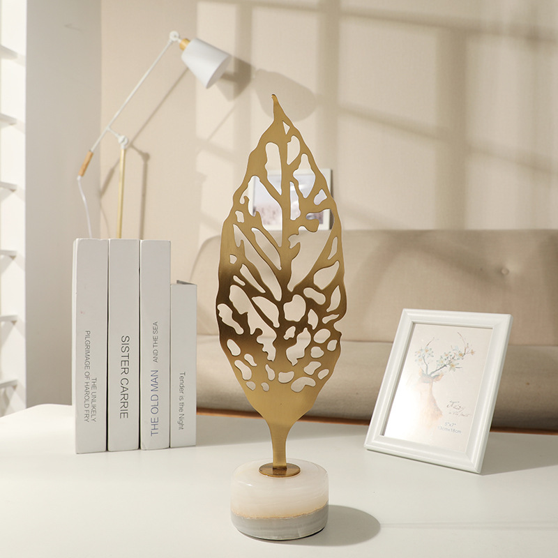 Modern, simple and creative metal craft display model room, living room, entrance hall, light luxury decoration, golden leaf display pic 5