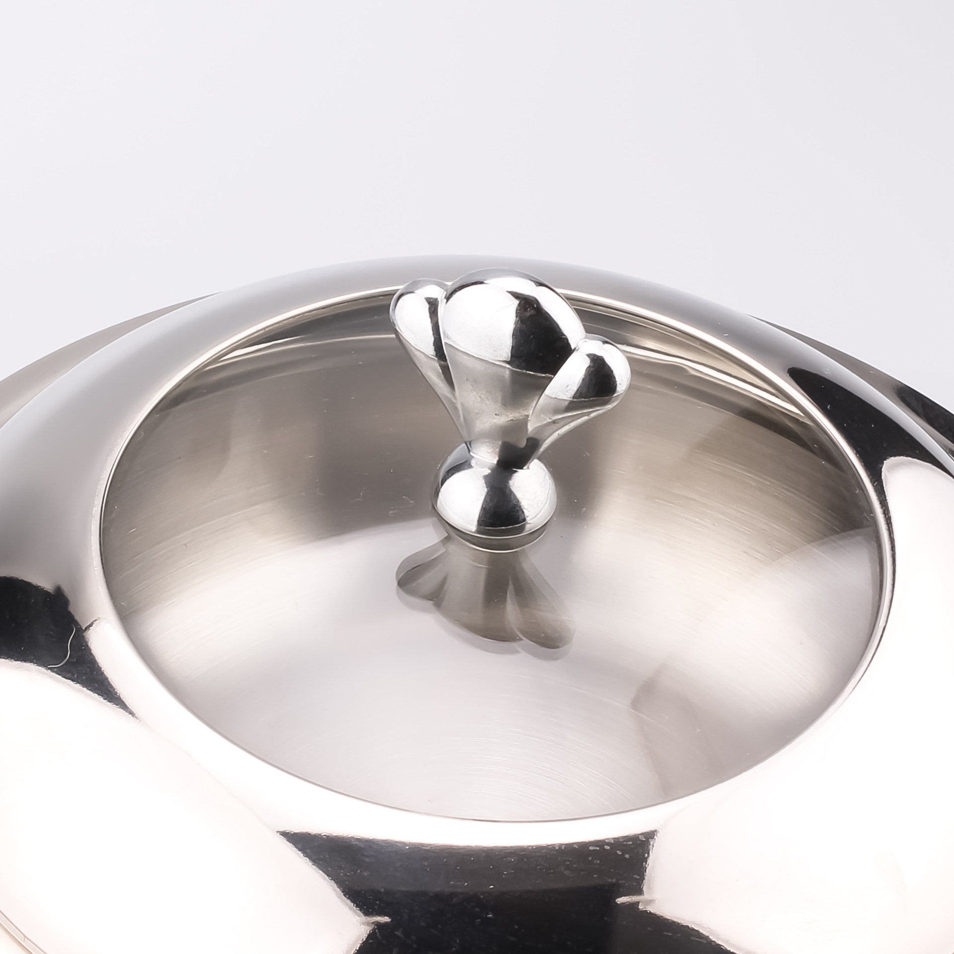 Traditional pot covers with round LIDS for hotel supplies, one pot per person pic 9