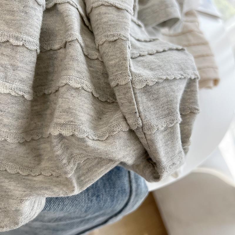 A chic and unique lace design round-neck short-sleeved T-shirt for women in the summer of 2025, featuring a simple, loose and versatile casual top trend pic 13