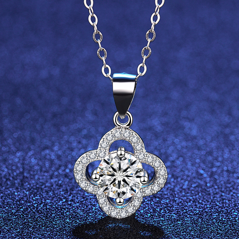 A high-quality imitation D-color moissanite four-leaf clover female pendant with eight hearts and eight arrows from a live-streaming product by a popular influencer on Kuaishou and Douyin pic 43