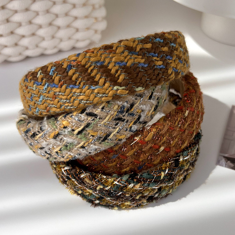 This is a new 2023 retro wide-brimmed high-top hairband with a chanel-style tweed for women, exuding an atmosphere of autumn and winter pic 7