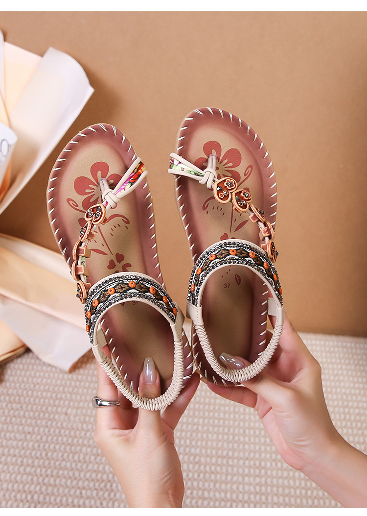 2024跨境凉鞋女夏2024水钻晚风平底圆头夹脚露趾凉鞋女详情15