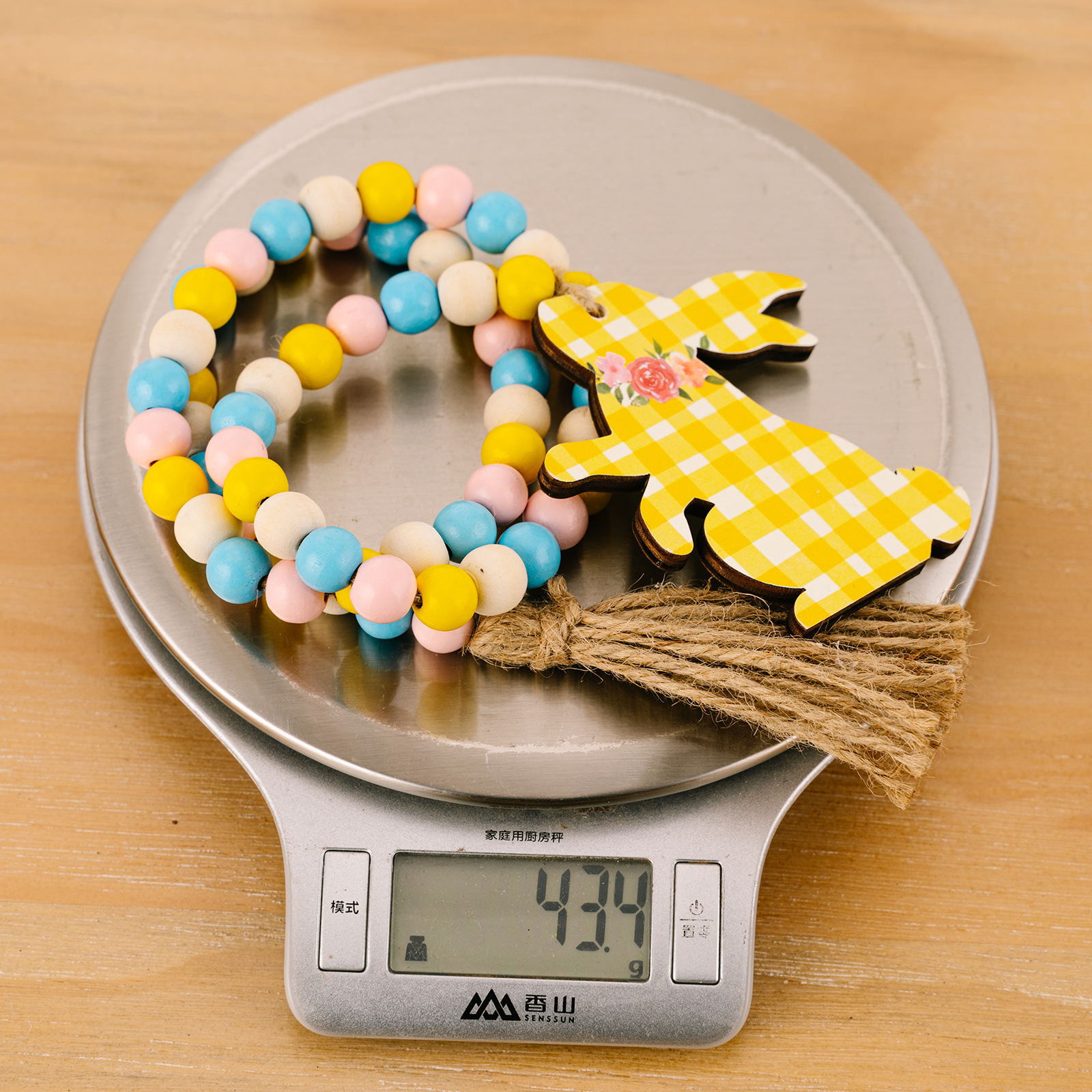 New cross-border Easter decorative items: Easter bead strings, checkered printed rabbits, wooden pendants, and colorful beads pic 13