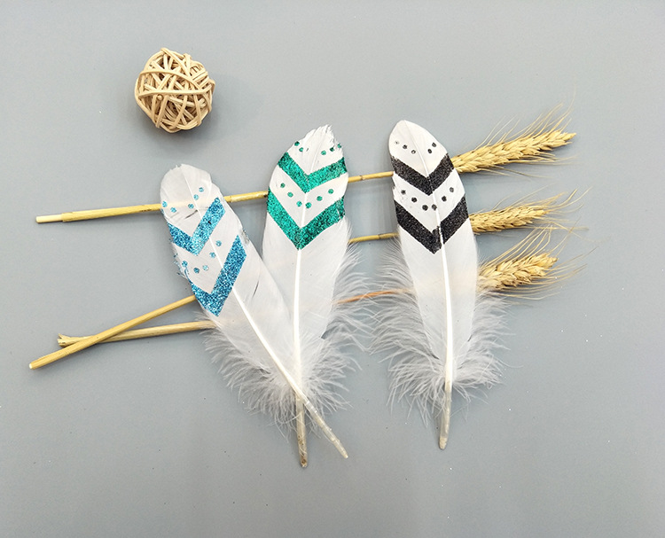 A large quill feather gift box with all-gold and all-silver feathers, paper card bookmarks and decorative quill pens pic 62