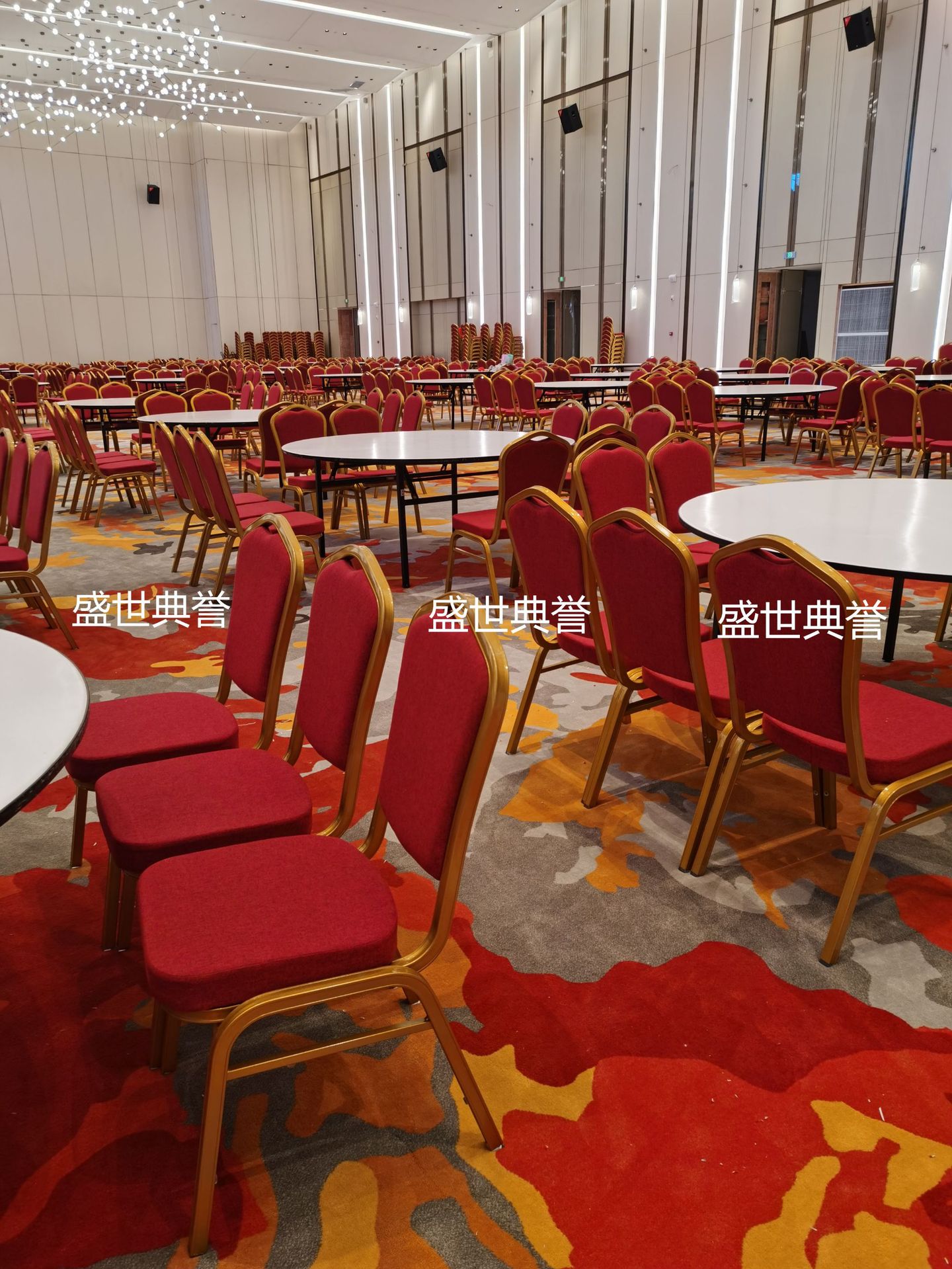 随州五星级酒店铝合金宴会椅子会议中心折叠椅饭店宴会厅餐桌椅详情3