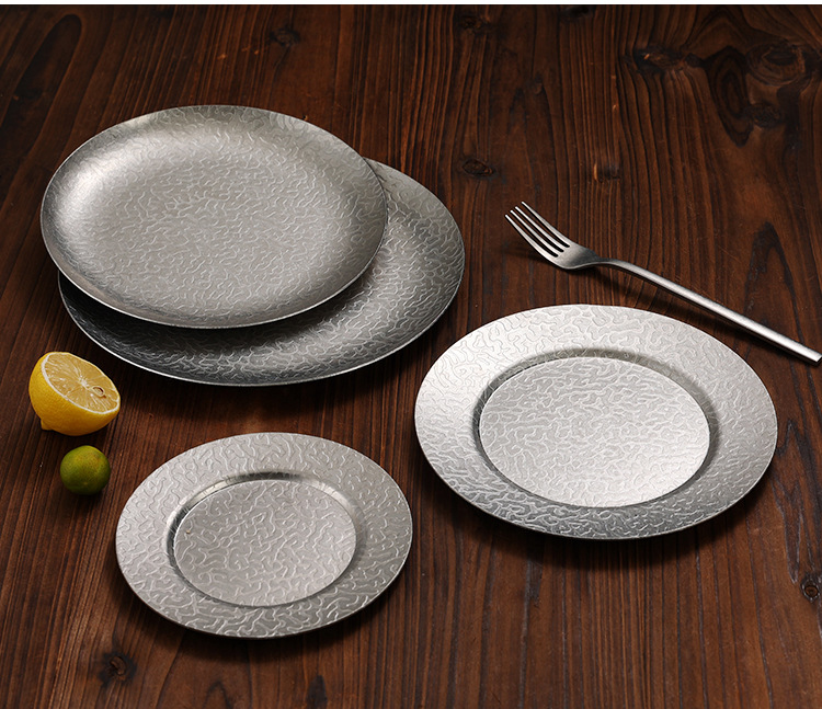 Retro stainless steel round plates with embossed texture, aged steak plates, coffee shop shallow plates, bone plates, snack plates, camping tableware, barbecue stand plates, trays, stainless steel plates, fruit plates, dessert plates, tableware pic 20