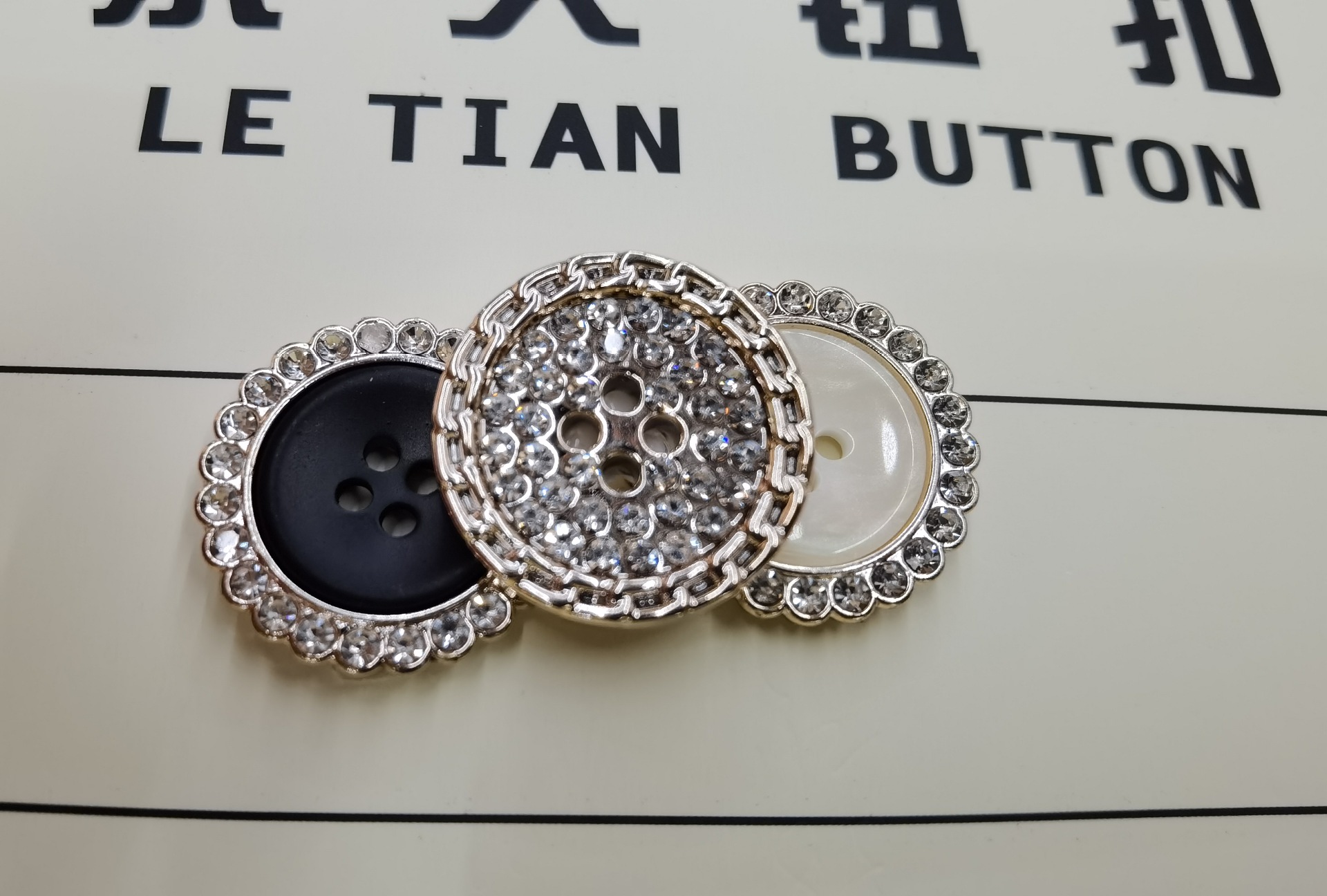 Metal pearl round button cardigan, sweater, windbreaker, chanel-style diamond-encrusted button coat, versatile buttons pic 3