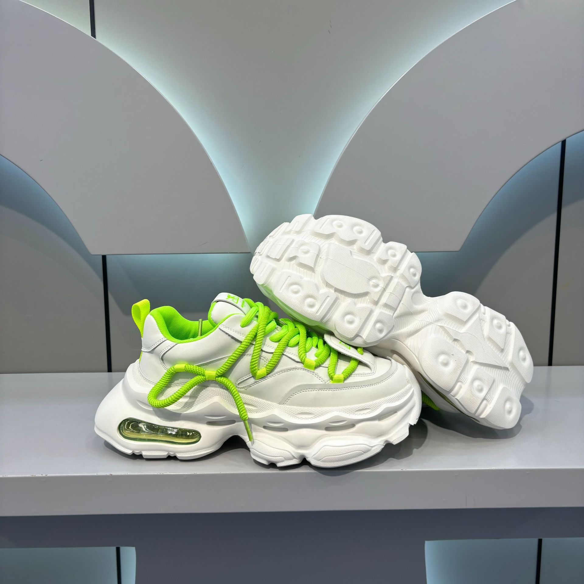 2024新款薄款小白鞋增高透气网面鞋子男款夏季厚底老爹鞋百搭男鞋详情16