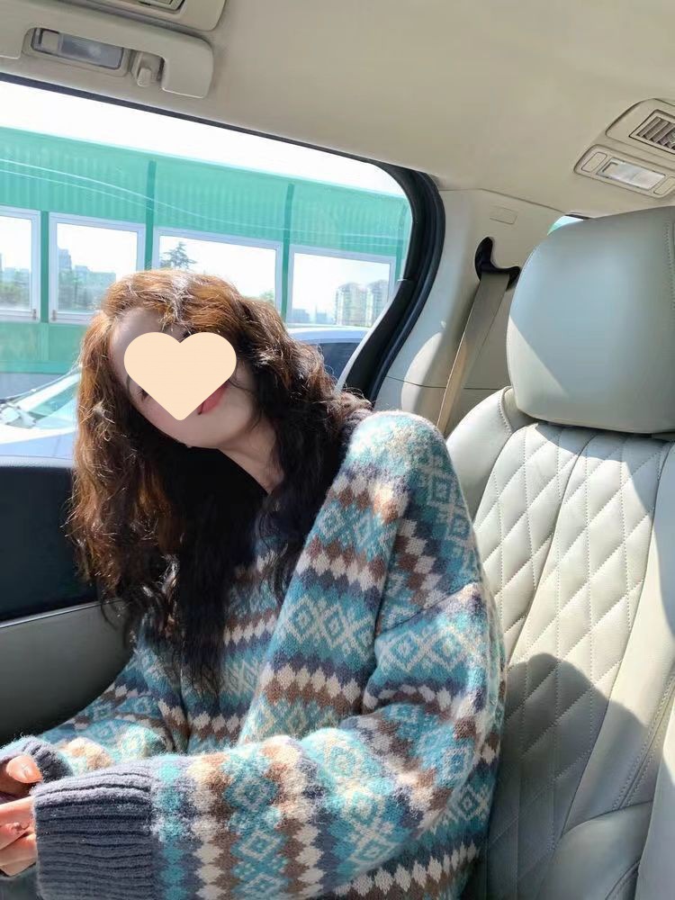 2023秋冬新款韩版宽松菱格毛衣女设计感小众针织衫复古休闲慵懒风详情2