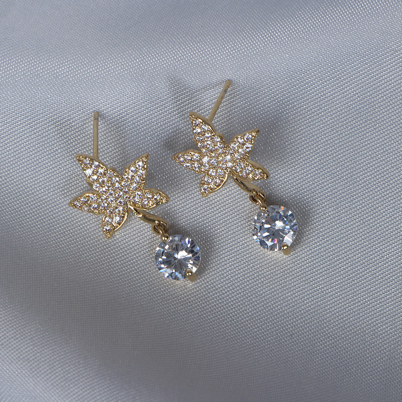 The trendy and simple 925 silver needle earrings from Japan and South Korea, featuring small leaf inlays, are trendy and stylish pic 7