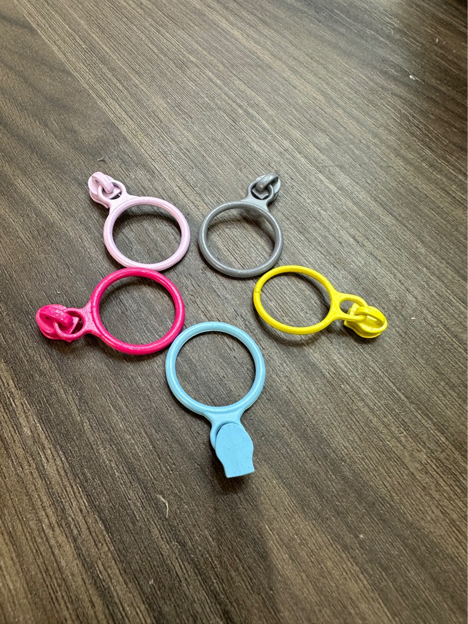 现货供应圆圈拉头箱包手提包衣柜文具金属拉环喷漆拉链头详情2