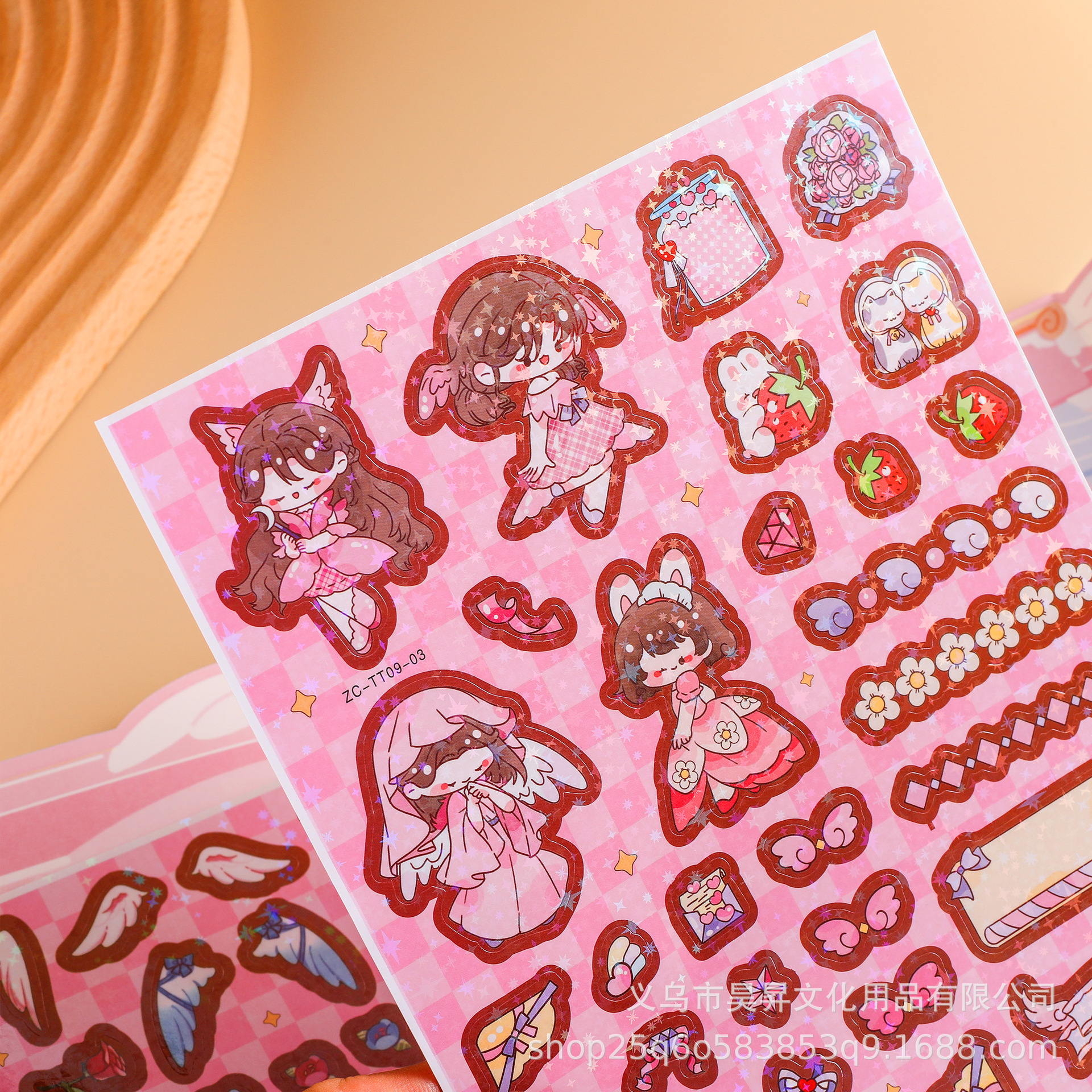 AiMi酱城堡换装衣橱免裁剪安静书 立体城堡系列玩具书diy造景贴详情5