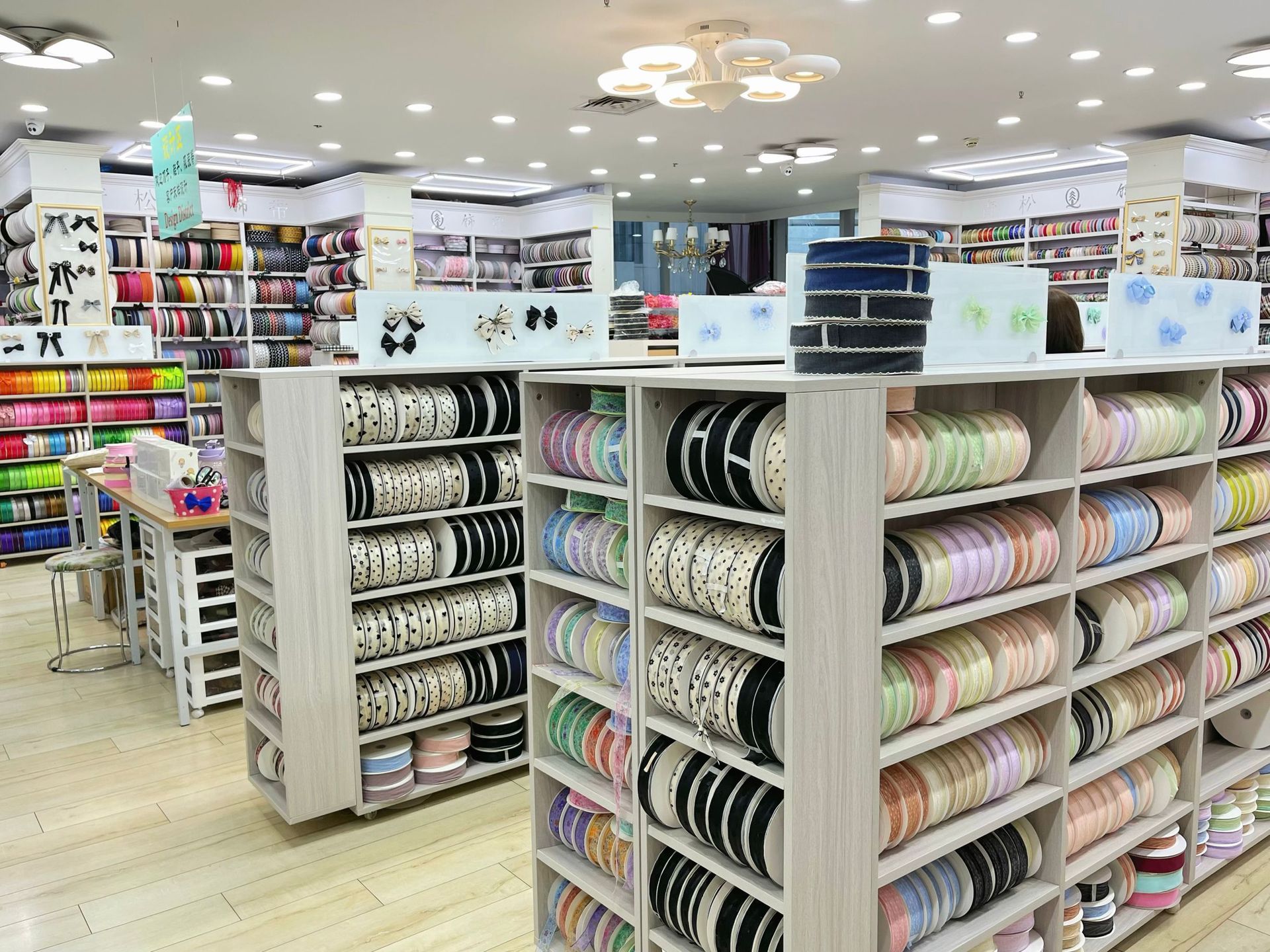 Factory wholesale single-sided velvet ribbons with complete specifications, DIY hair accessories, clothing, headwear accessories, materials, ribbons, and flocking ribbons pic 5