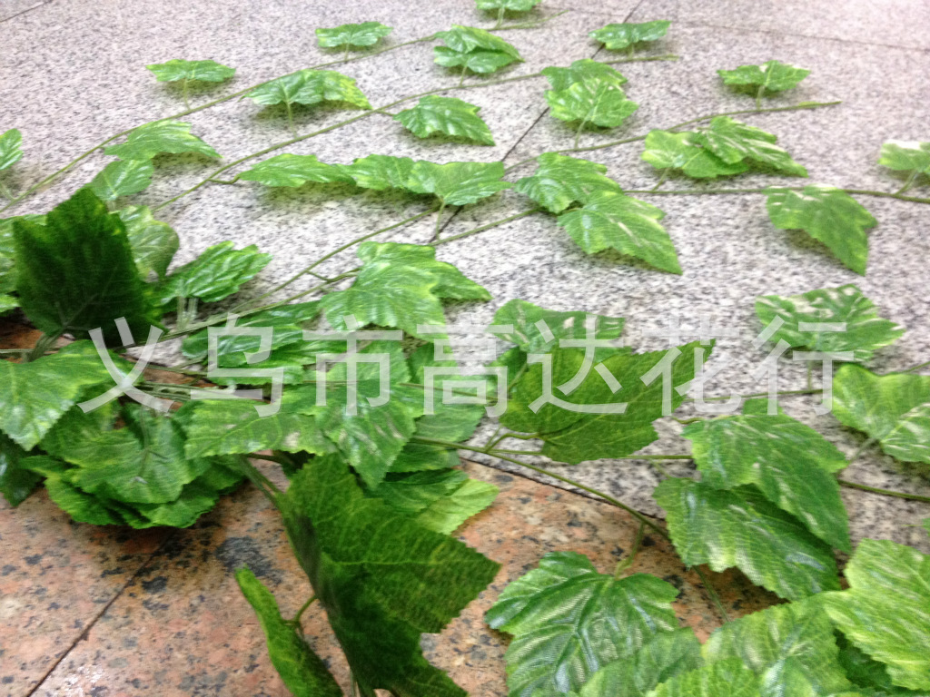 Artificial red maple leaf vine, ivy decorative vine, grape leaf vine manufacturer, ten-thousand-year green leaf vine pic 13