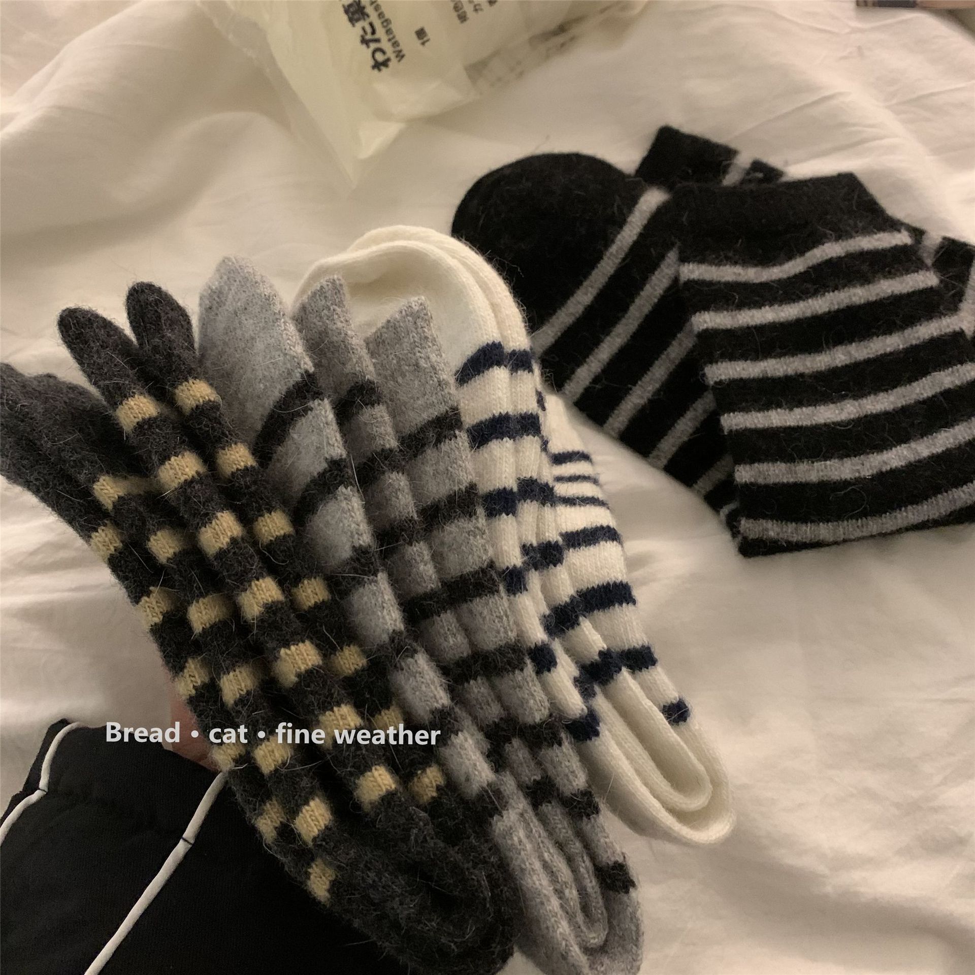 Thickened rabbit wool socks for women in Instagram, trendy autumn and winter Korean style, Japanese style striped plush mid-calf socks, pile socks for warmth pic 1