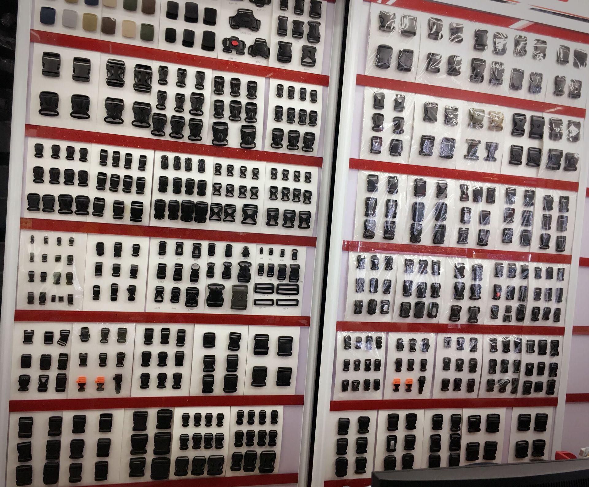 Direct sales from a 20-year-old manufacturer of plastic electroplated wall clock rope buckles, ABS rope buckles, spring buckles and nylon wire threading buckles pic 10