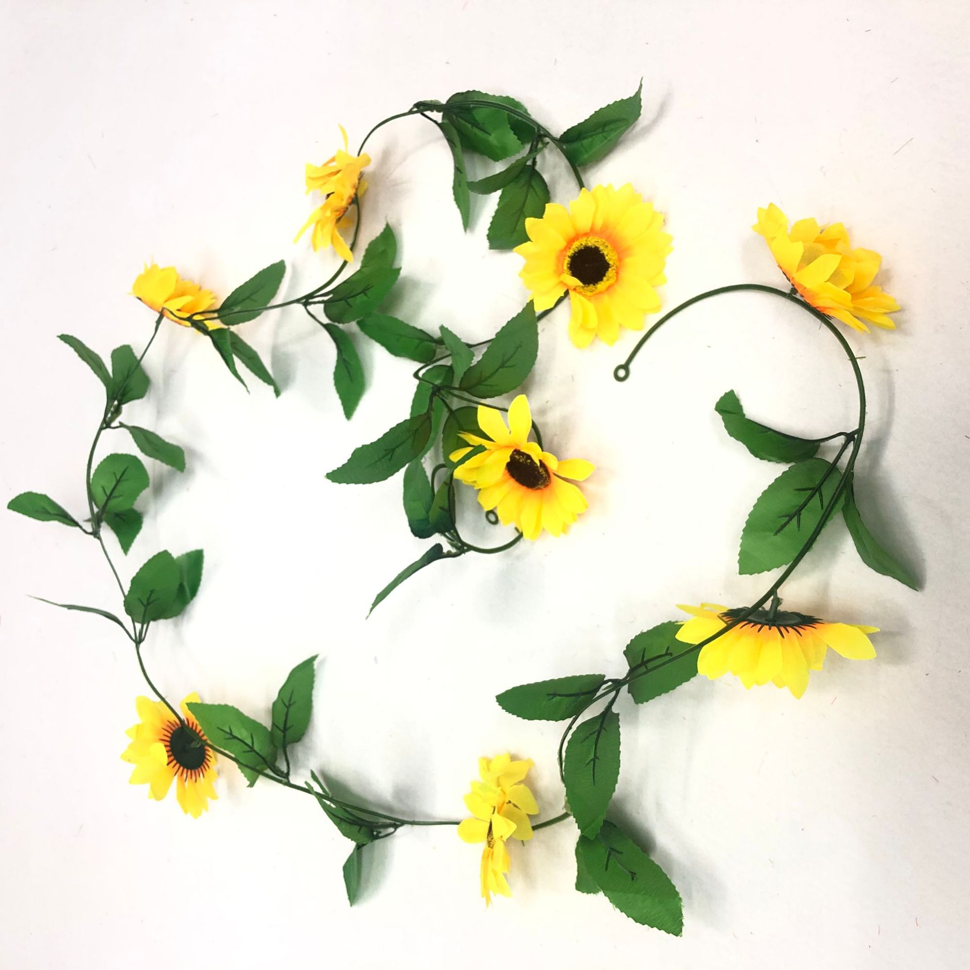 Simulated sunflower vines, simulated sunflower strips, plastic flower lilies, decorative vines, sunflower strips, Amazon pic 7