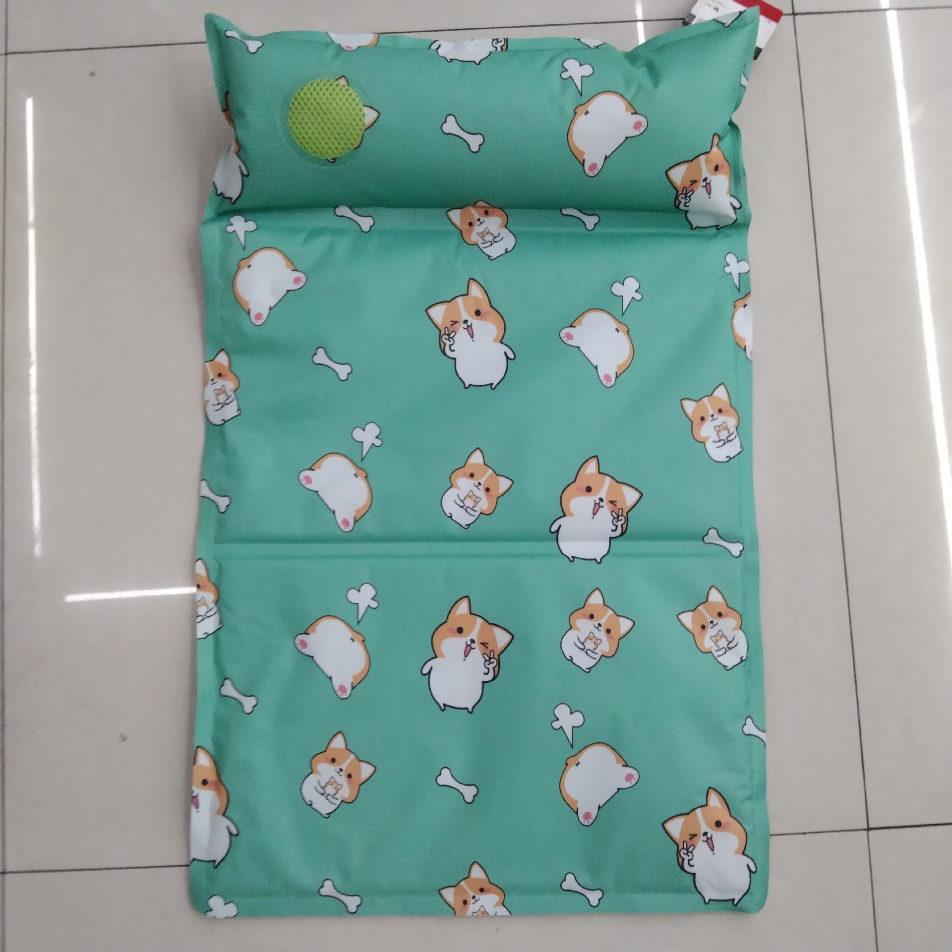 Pet ice pads are cool and refreshing in summer. Dog cooling pads are durable, chewy and waterproof. Cat pads are pet cooling ice pads pic 5