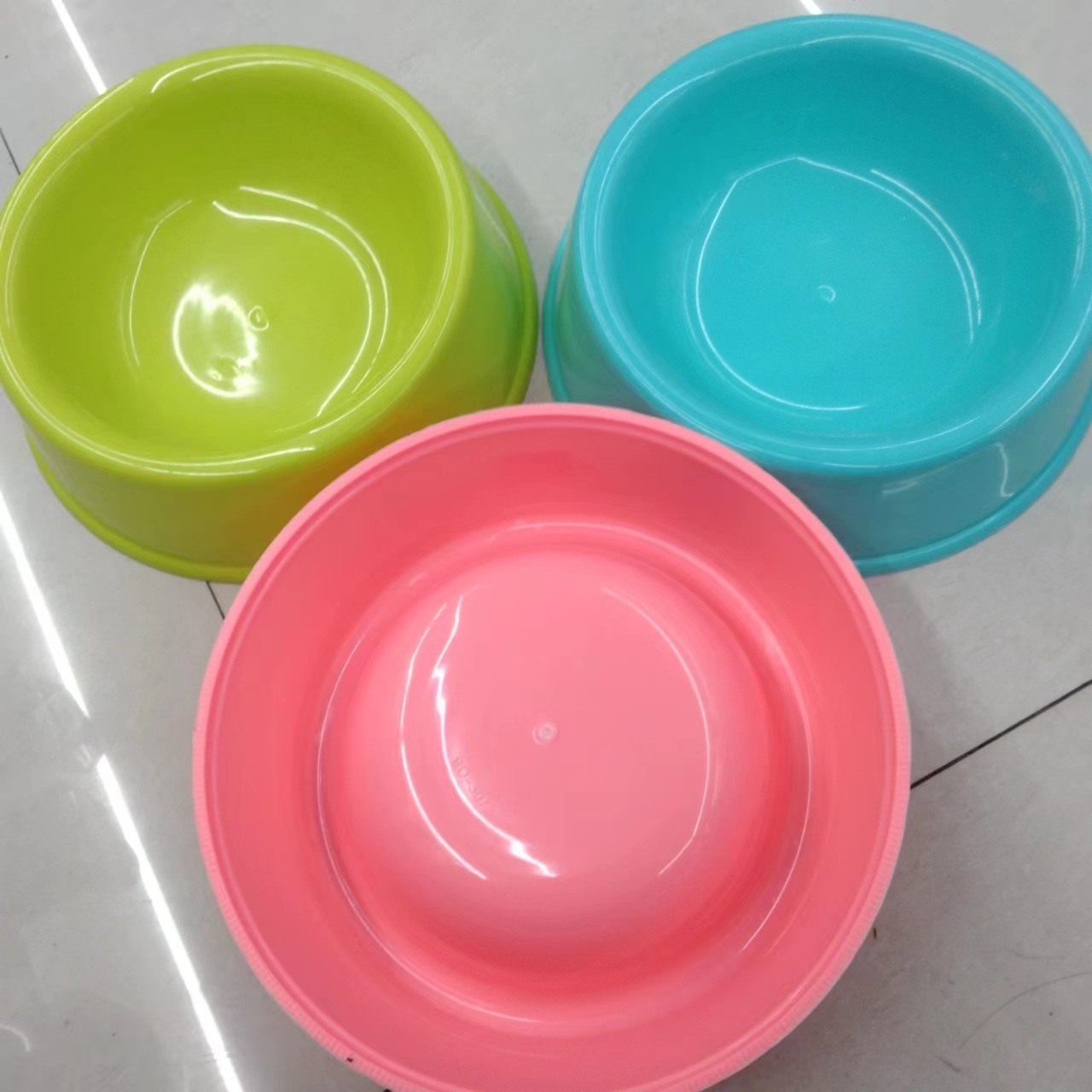Pet feeding bowl, large-capacity anti-tipping pet feeding basin, candy-colored, durable dog feeding round bowl, pet food utensils pic 2