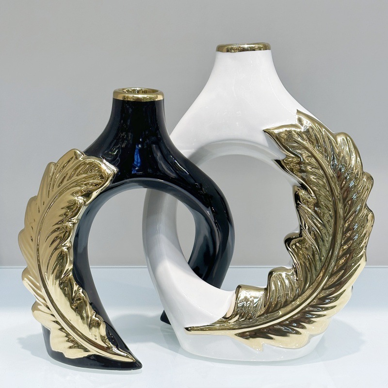 Cross-border light luxury modern style electroplated ceramic vase, high-end artistic work, creative flower arrangement ceramic handicraft display piece pic 3