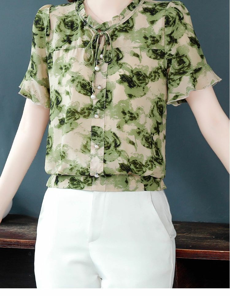 Youdaoplaceholder0 Stylish white floral chiffon blouse, women 's short-sleeved summer dress, loose ladies' small blouse, short top for middle-aged mothers, elegant pic 5