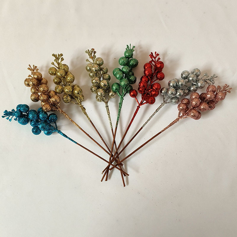 Christmas decorations: Gold powder berries, pistachios, red fruits, Christmas tree cuttings, accessories, diy bouquets, garlands, materials pic 1