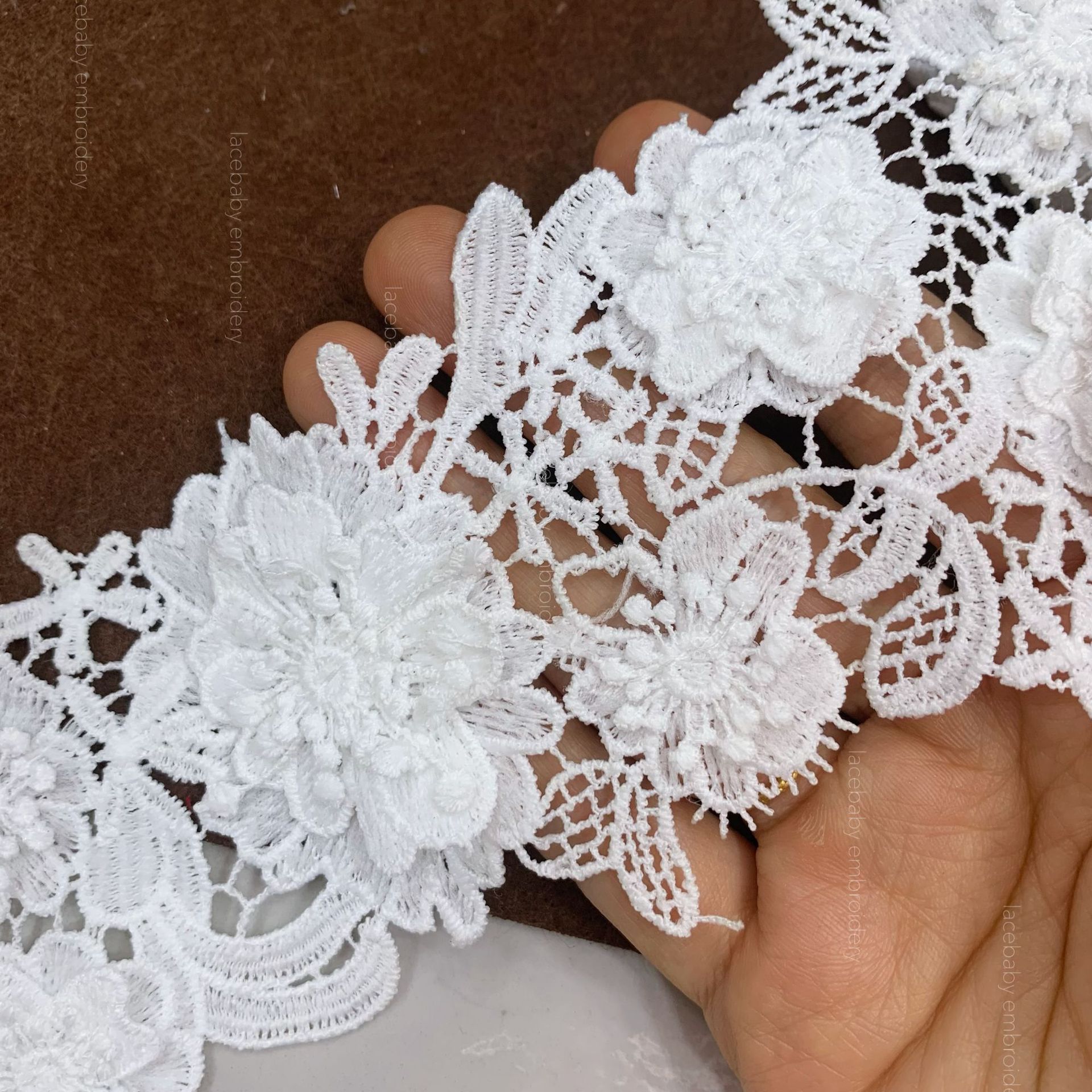 Three-dimensional lace milk silk polyester clothing accessories, home curtains and soft furnishings are available for wholesale from the manufacturer. Water-soluble lace pic 6