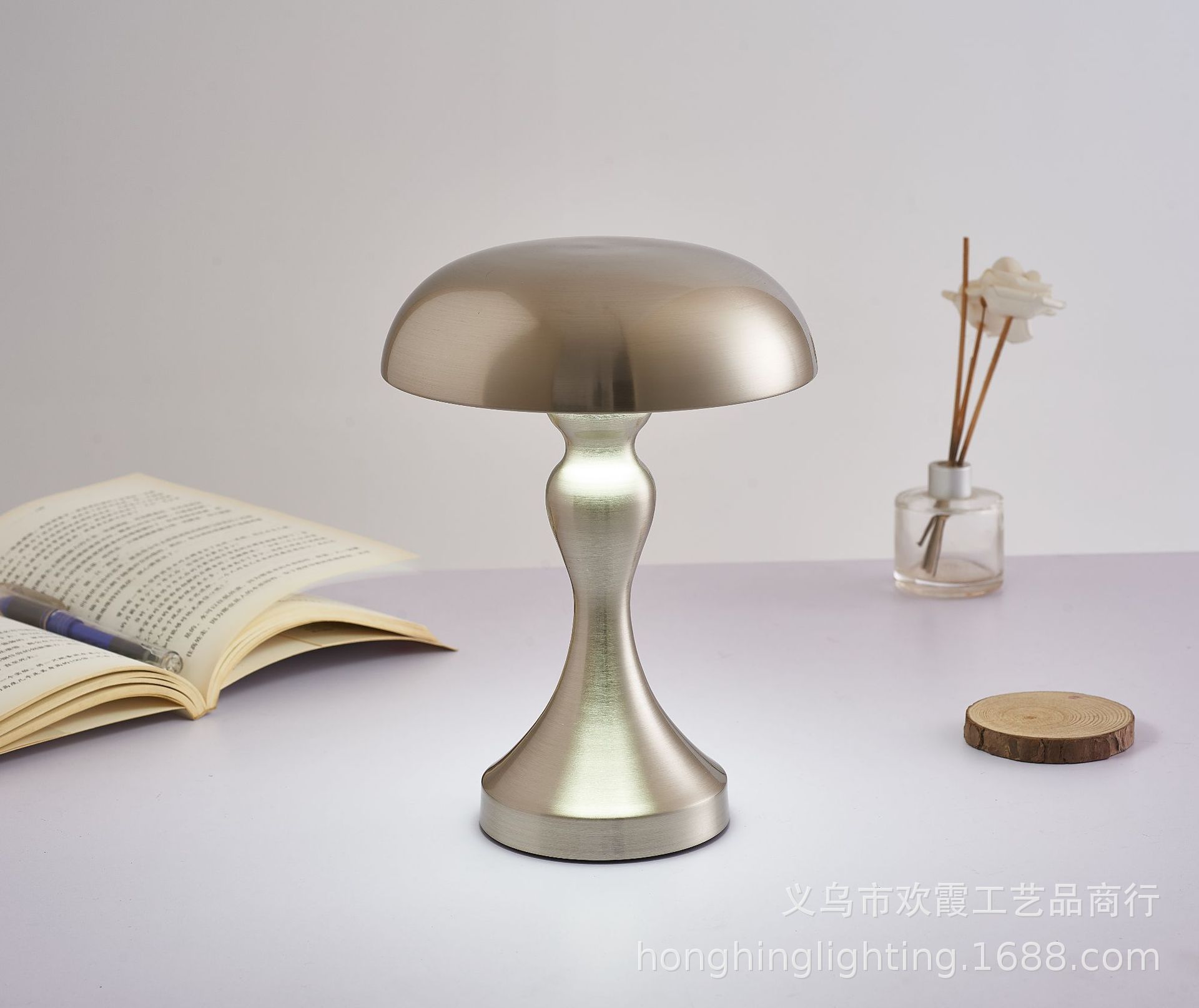 Cross-border new creative mermaid mushroom rechargeable table lamp, dining table, hotel and bar decorative table lamp, outdoor night light pic 15