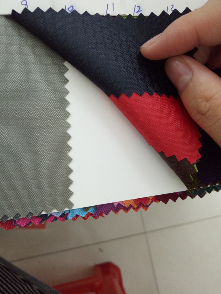 厂家直销牛津布面料双线大菱形防水手提包纺织色织布料现货供应详情7