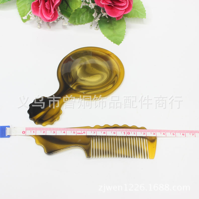 One-yuan beef tendon two-piece mirror comb set, handle mirror, makeup mirror, hair comb wholesale pic 9