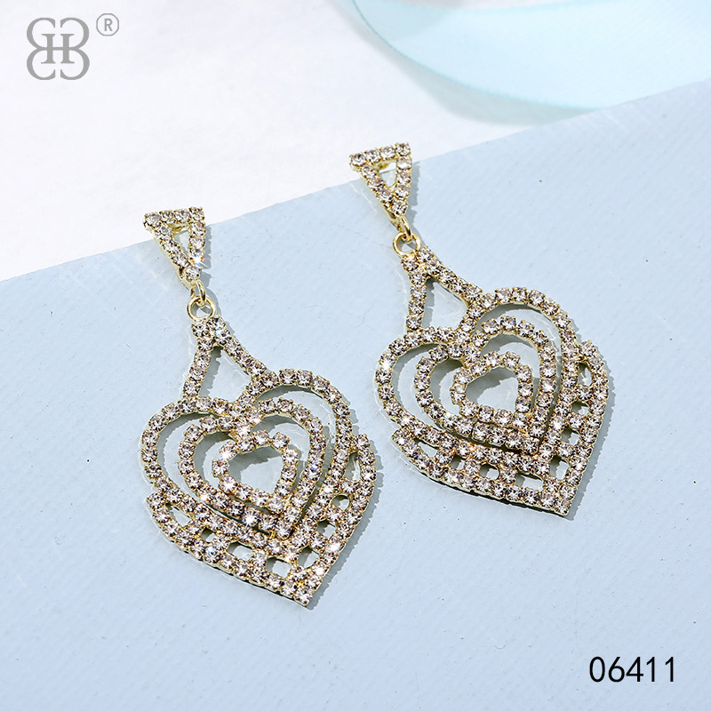 New French high-end heart-shaped diamond-encrusted light luxury earrings, exquisite, fashionable and versatile water diamond melon chain earrings wholesale pic 8