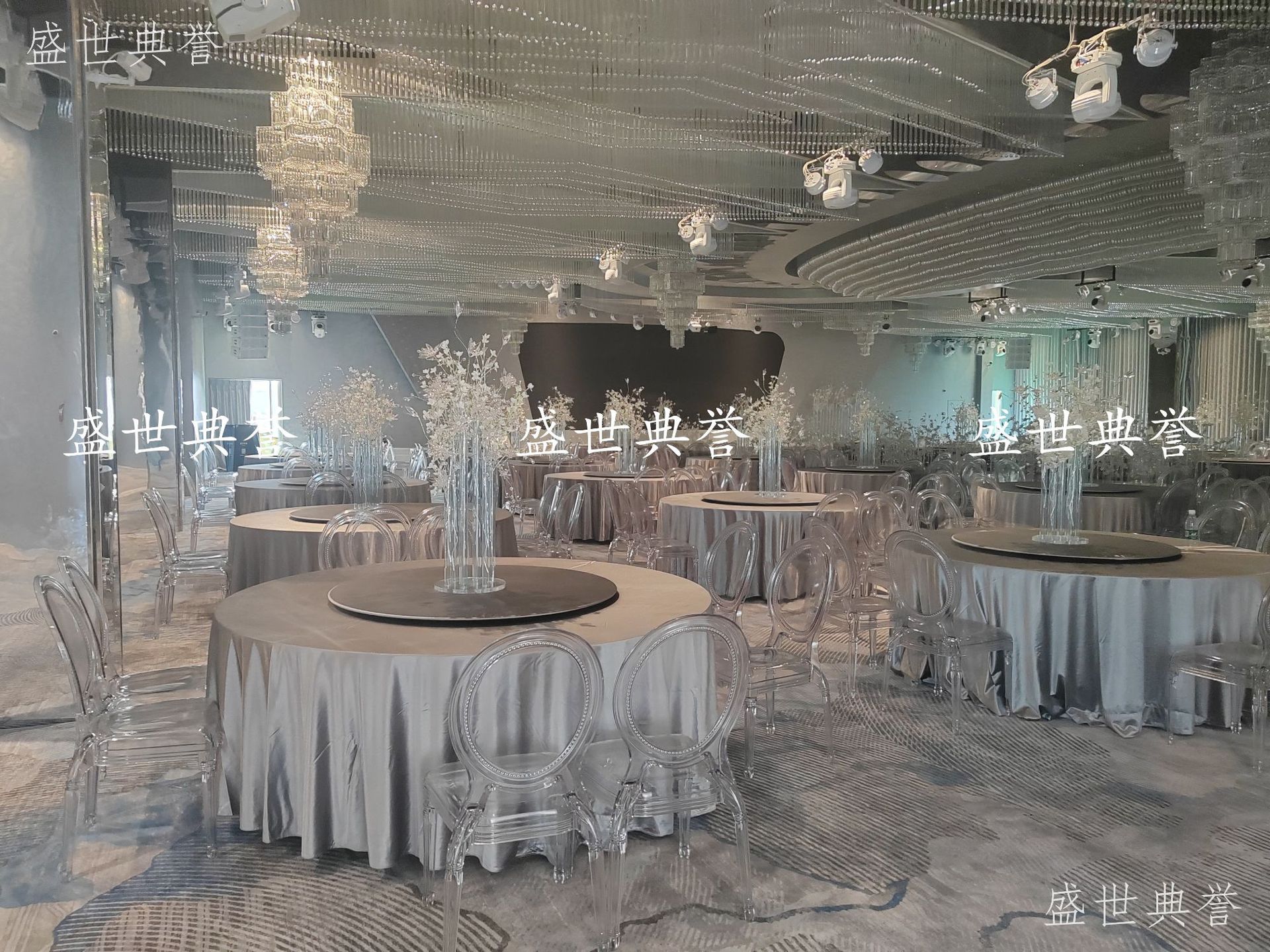 Xuancheng Banquet Center dining tables and chairs, hotel wedding banquet crystal chairs, theme wedding transparent princess chairs, one-piece round-back chairs pic 8