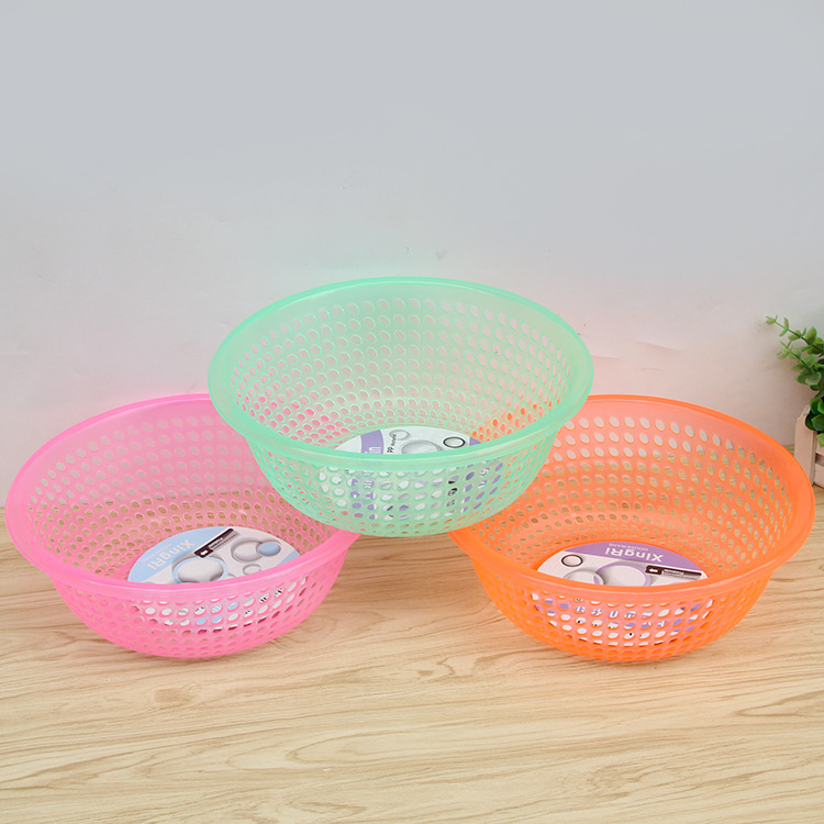 Factory direct sales of small transparent fruit and vegetable baskets, round fruit and vegetable baskets, vegetable washing sieves and storage baskets pic 3