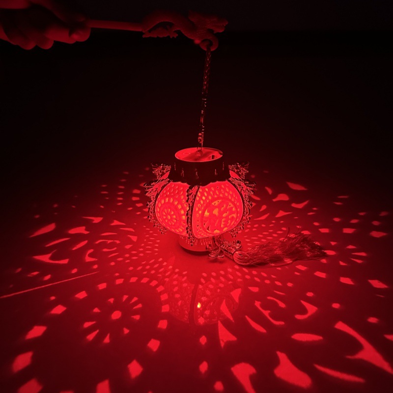 龙年植绒手提发光投影灯笼新年入门户装饰布置红灯笼元宵福字灯笼详情23