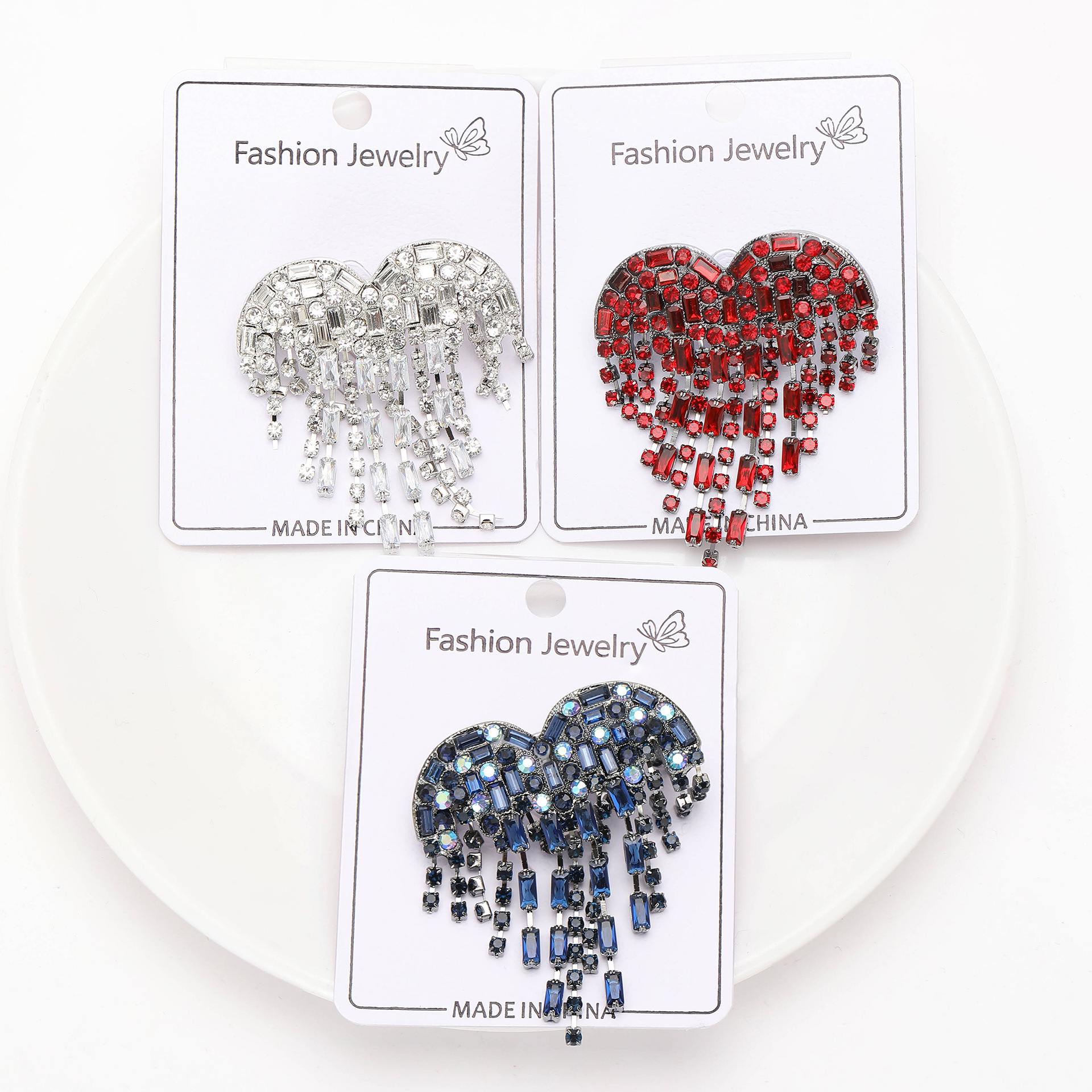 Korean-style high-end fashionable tassel heart-shaped grab chain brooch, elegant clothing accessory brooch pin manufacturer wholesale pic 1