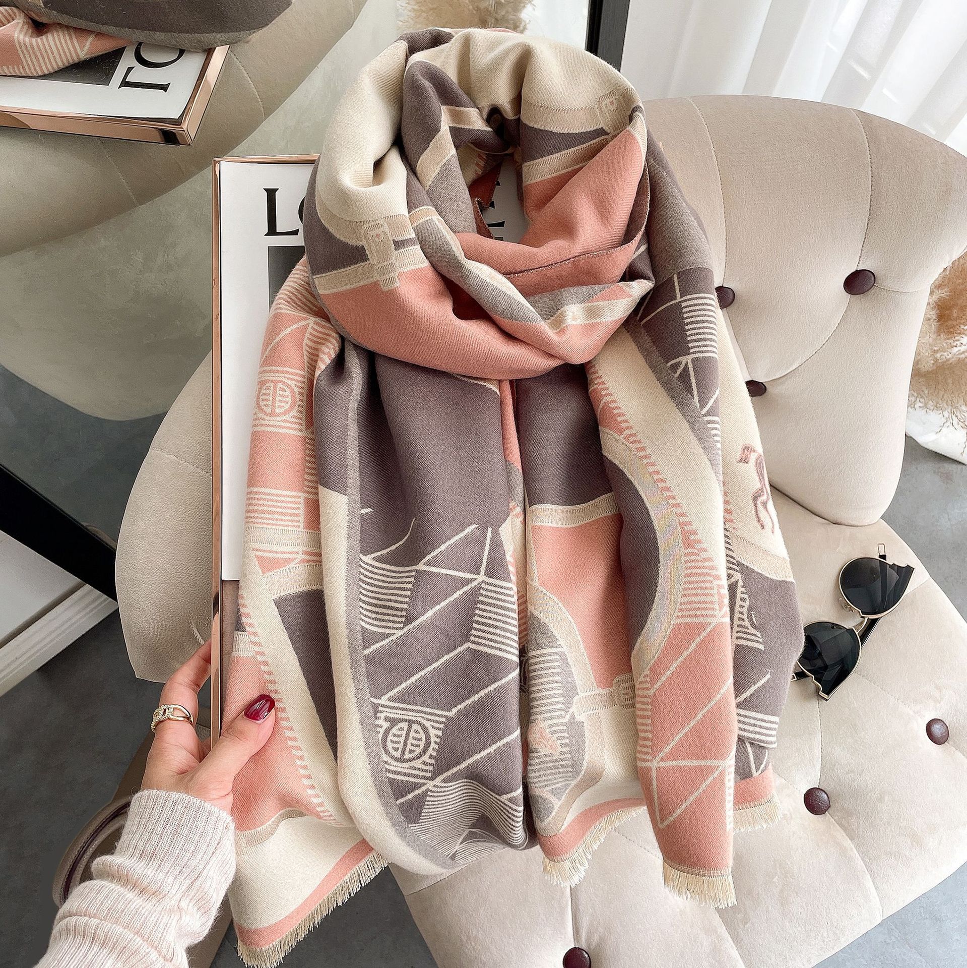 Elegant autumn and winter warmth, short beard tassel, travel outer scarf, imitation cashmere socialite scarf, versatile for women, horse in stock pic 12
