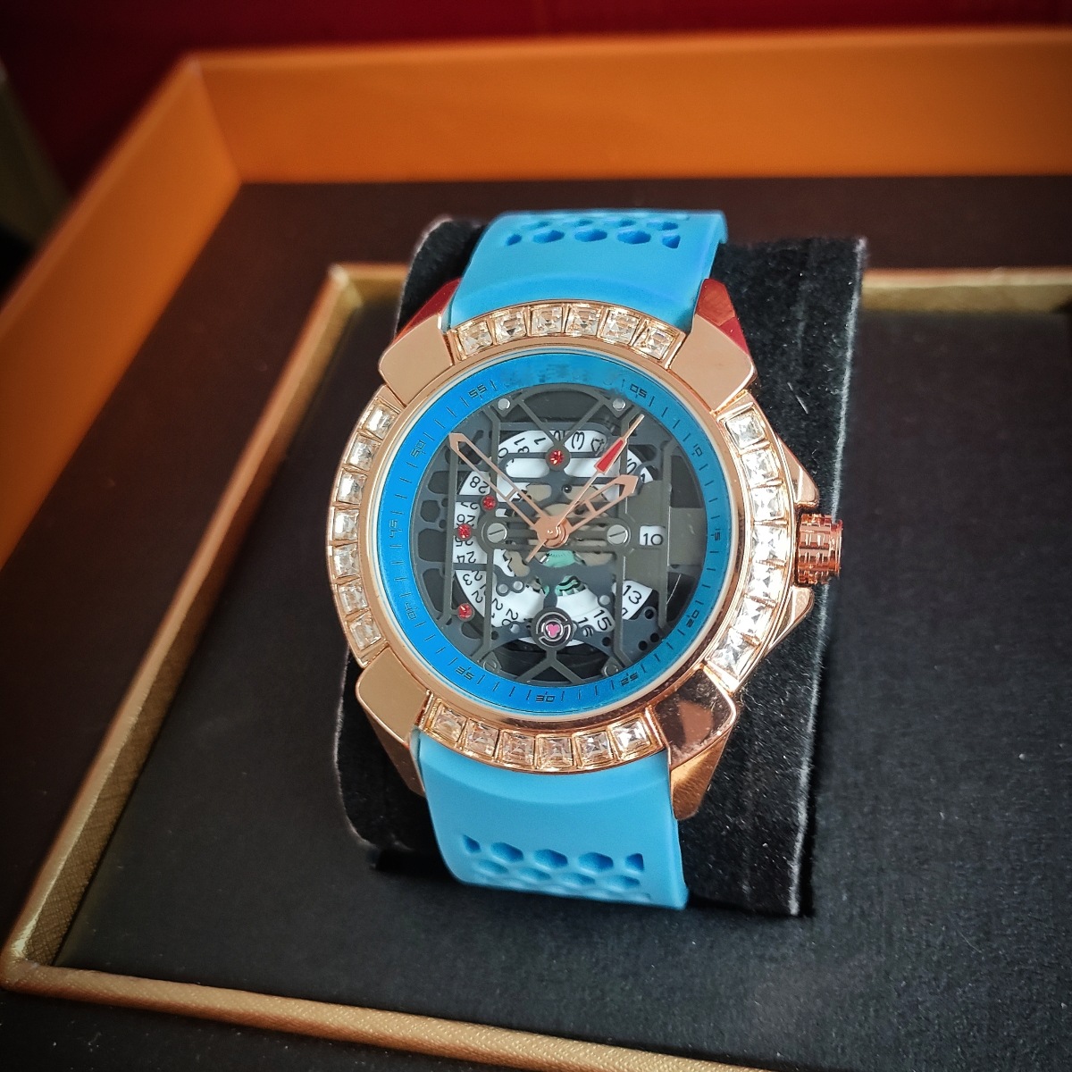 捷克豹同款男士三针石英手表潮流镂空日历镶钻表时尚炫酷腕表批发详情12