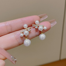韩国复古珍珠吊坠耳环女ins潮轻奢超闪微镶锆石耳钩款耳饰品批发详情7