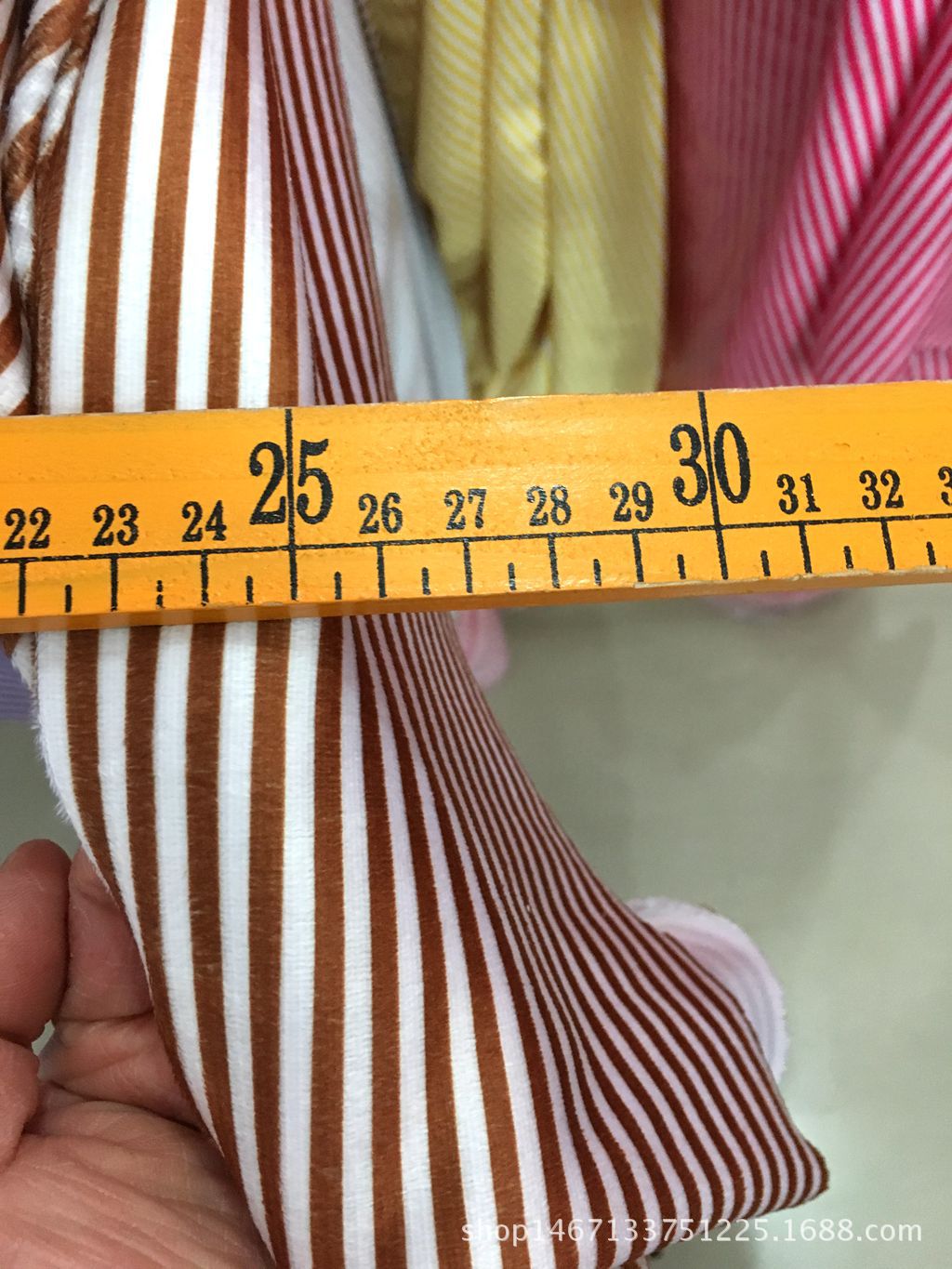 Knitted polyester striped fleece fabric for clothing, toys, home furnishings, headwear, hair accessories, cushions, throw pillows, packaging, short plush fabric pic 3