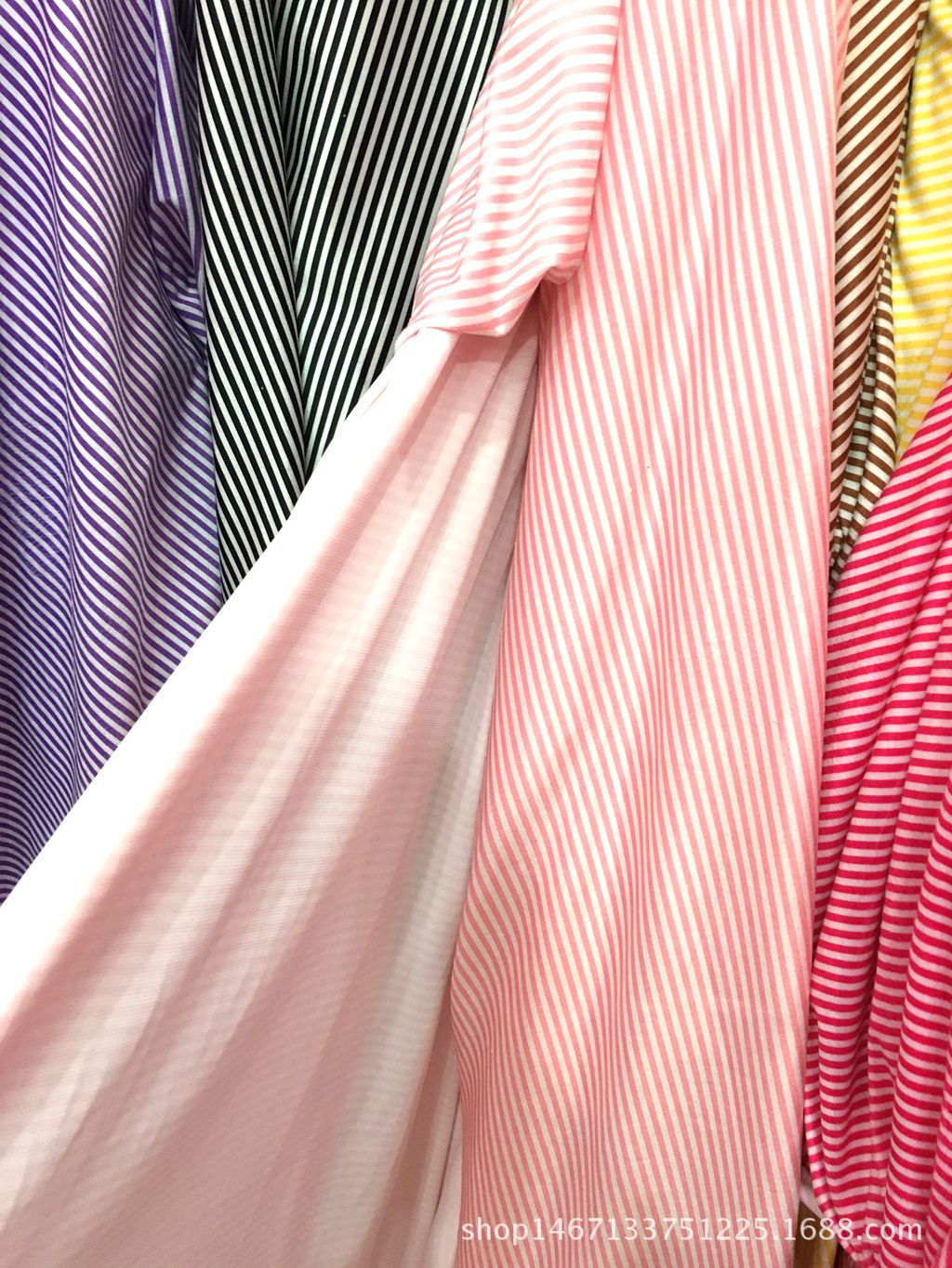 Knitted polyester striped fleece fabric for clothing, toys, home furnishings, headwear, hair accessories, cushions, throw pillows, packaging, short plush fabric pic 8