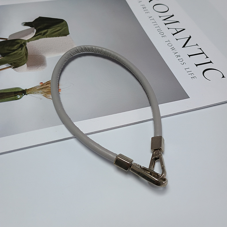 手机挂绳皮革手绳短款男女通用挂件手机链结实防丢水杯短款挂绳详情7